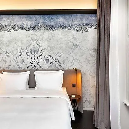 Hyperion Hotel 5*