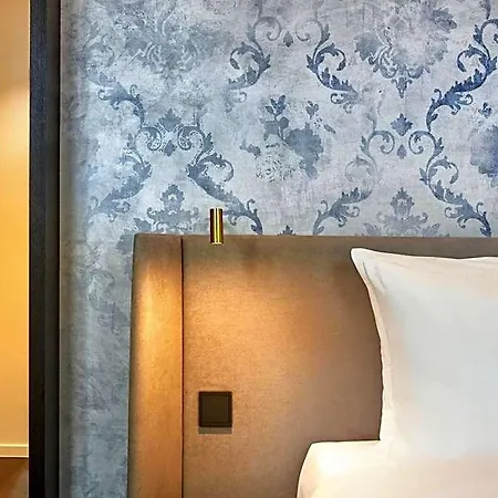 Hyperion Hotel